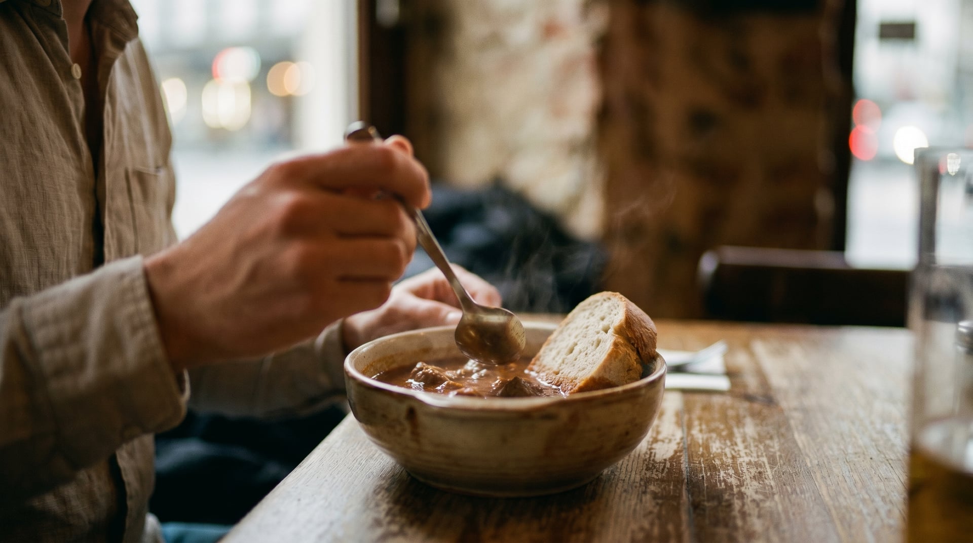 Nachts essen in Linz: Wo die Küche spät offen hat